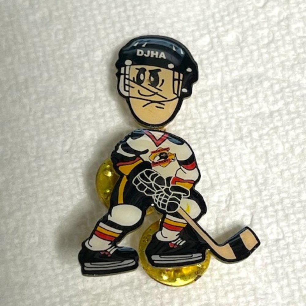 NEW Dallas Junior Hockey Lapel Hat Tack Trading Pin w/Moveable Head 1.5"x1.25"